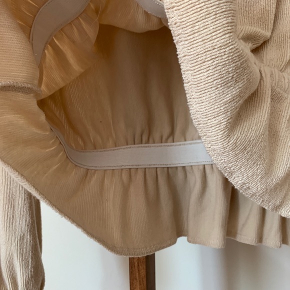 Zara women’s blouse with cinched waist - Picture 3 of 4